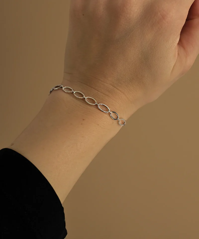 Srebrna bransoletka z dużymi ogniwami bez kamieni