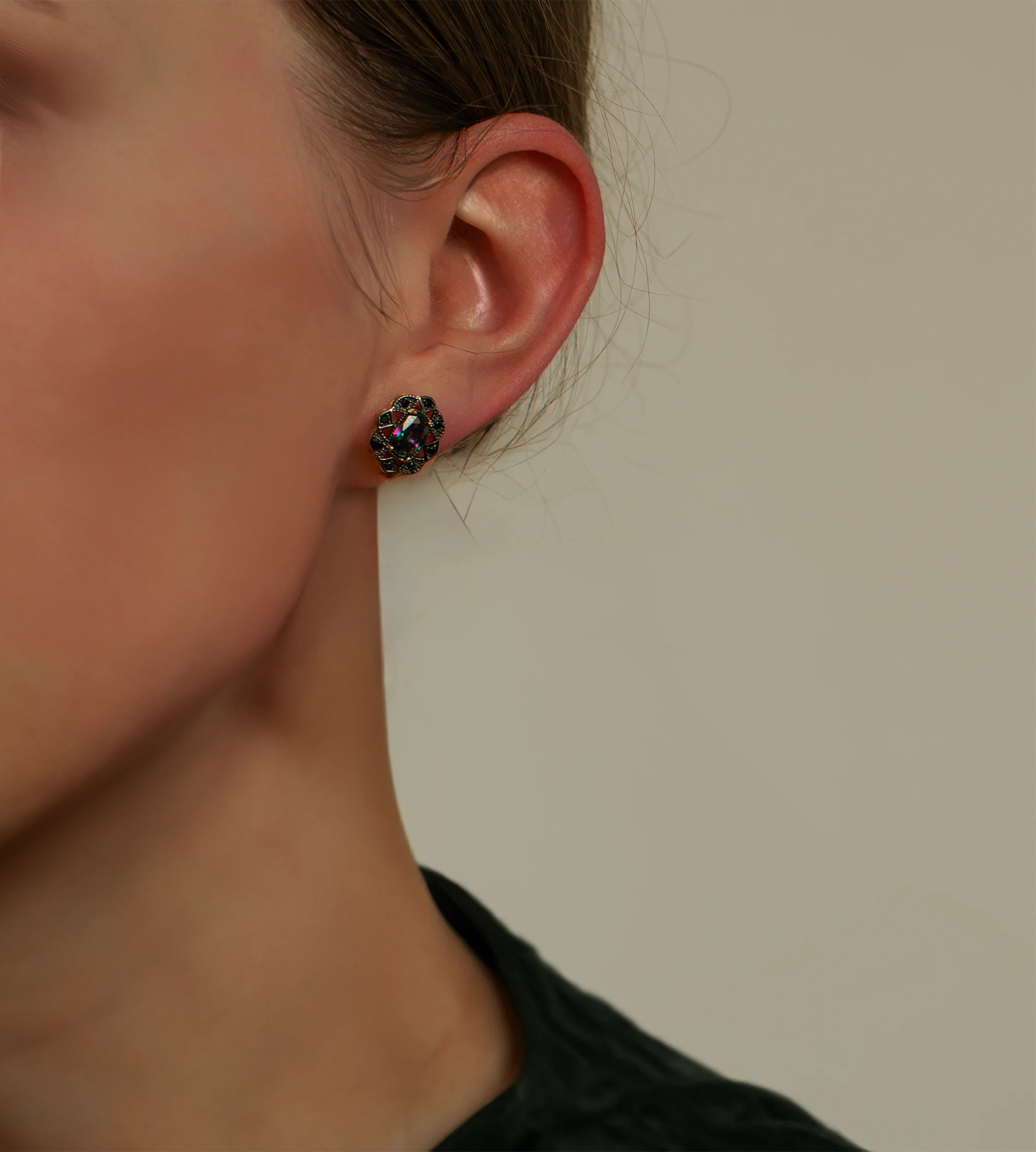 Złote kolczyki 585 sztyft - markiza topazem mistycznym