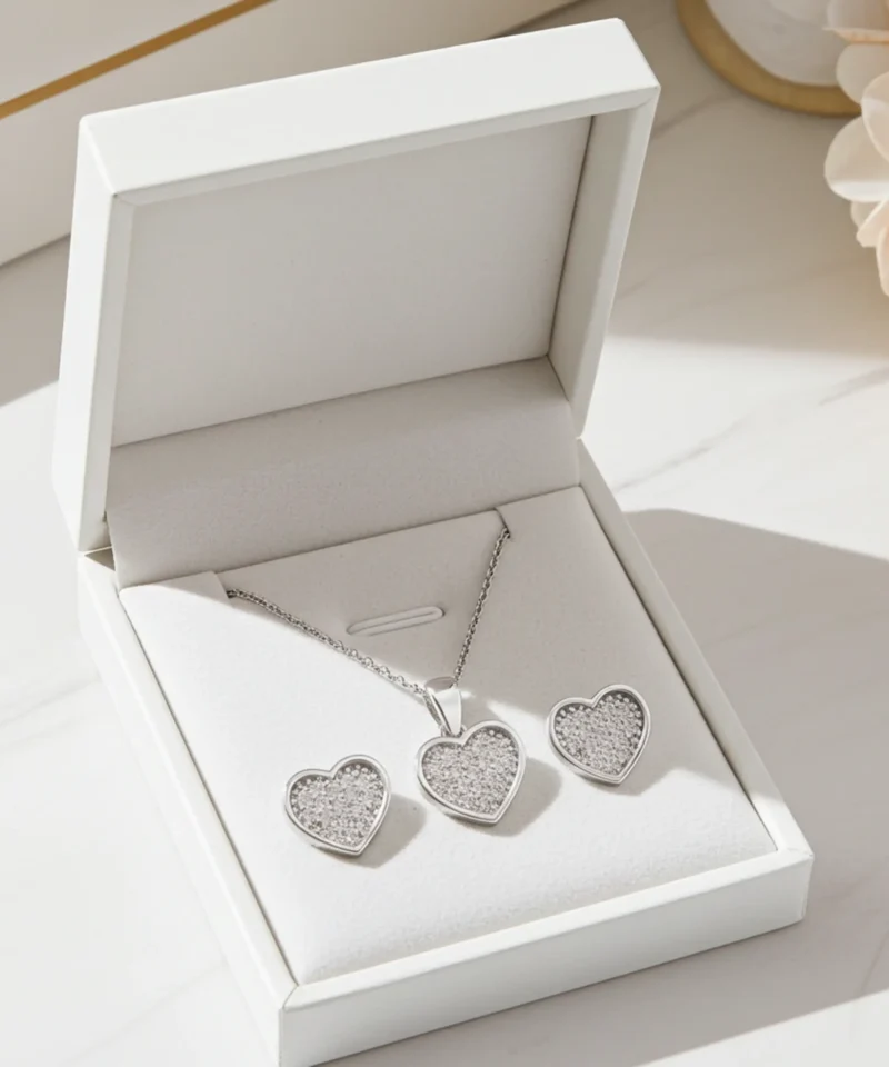 komplet biżuterii srebrnej z serduszkiem
