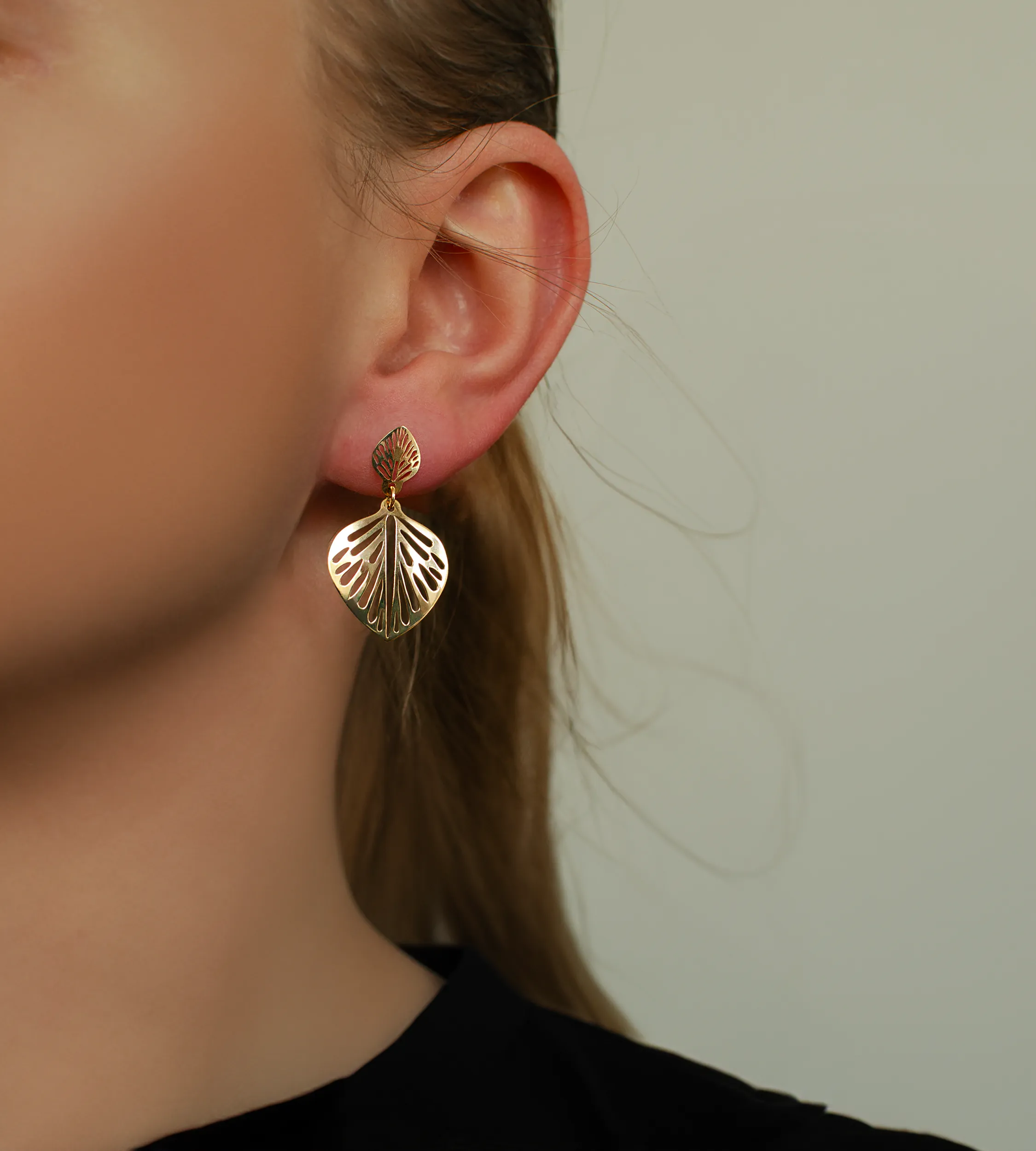 Złote kolczyki 585 duże liście