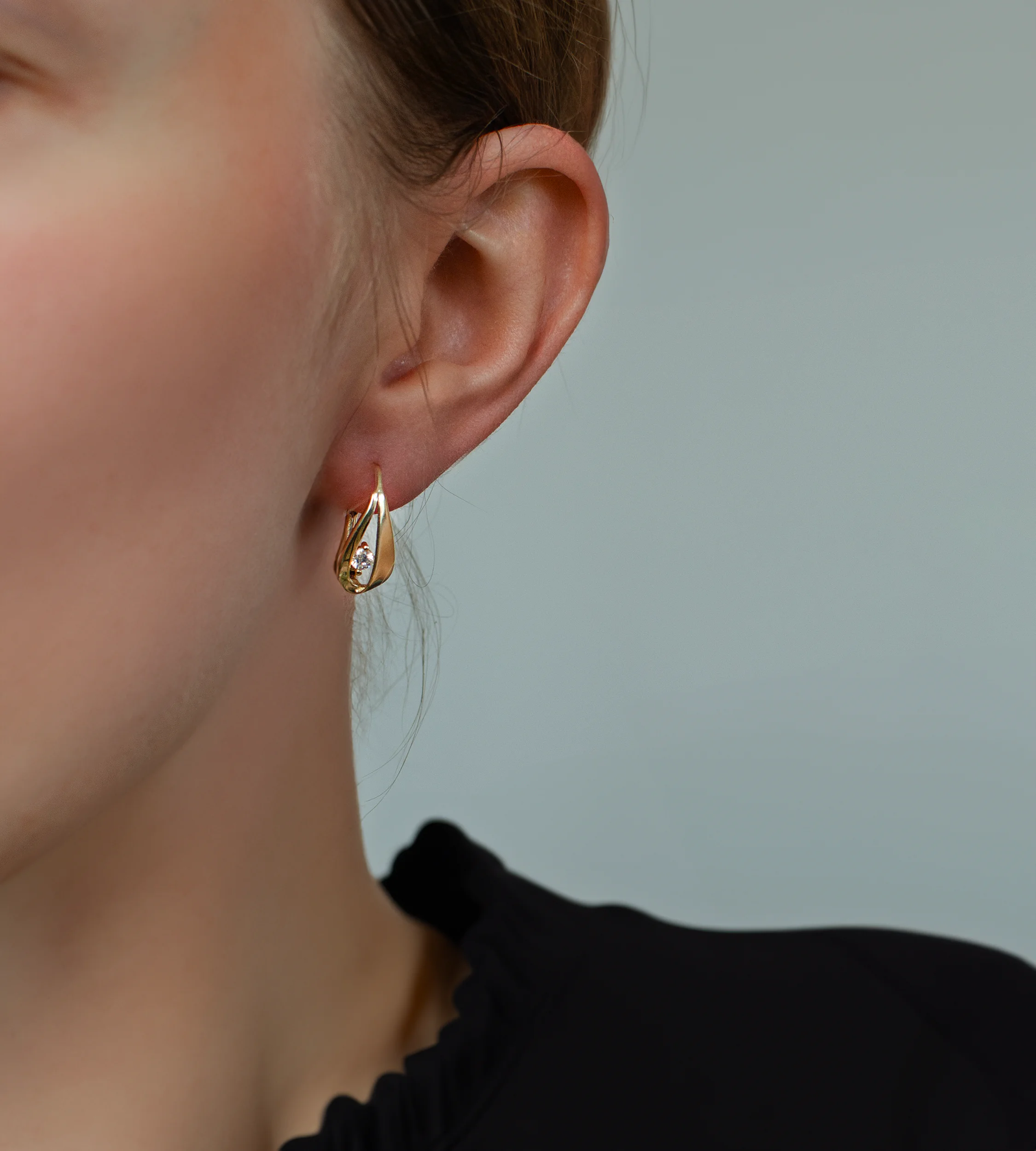 Złote kolczyki 585 proste i delikatne