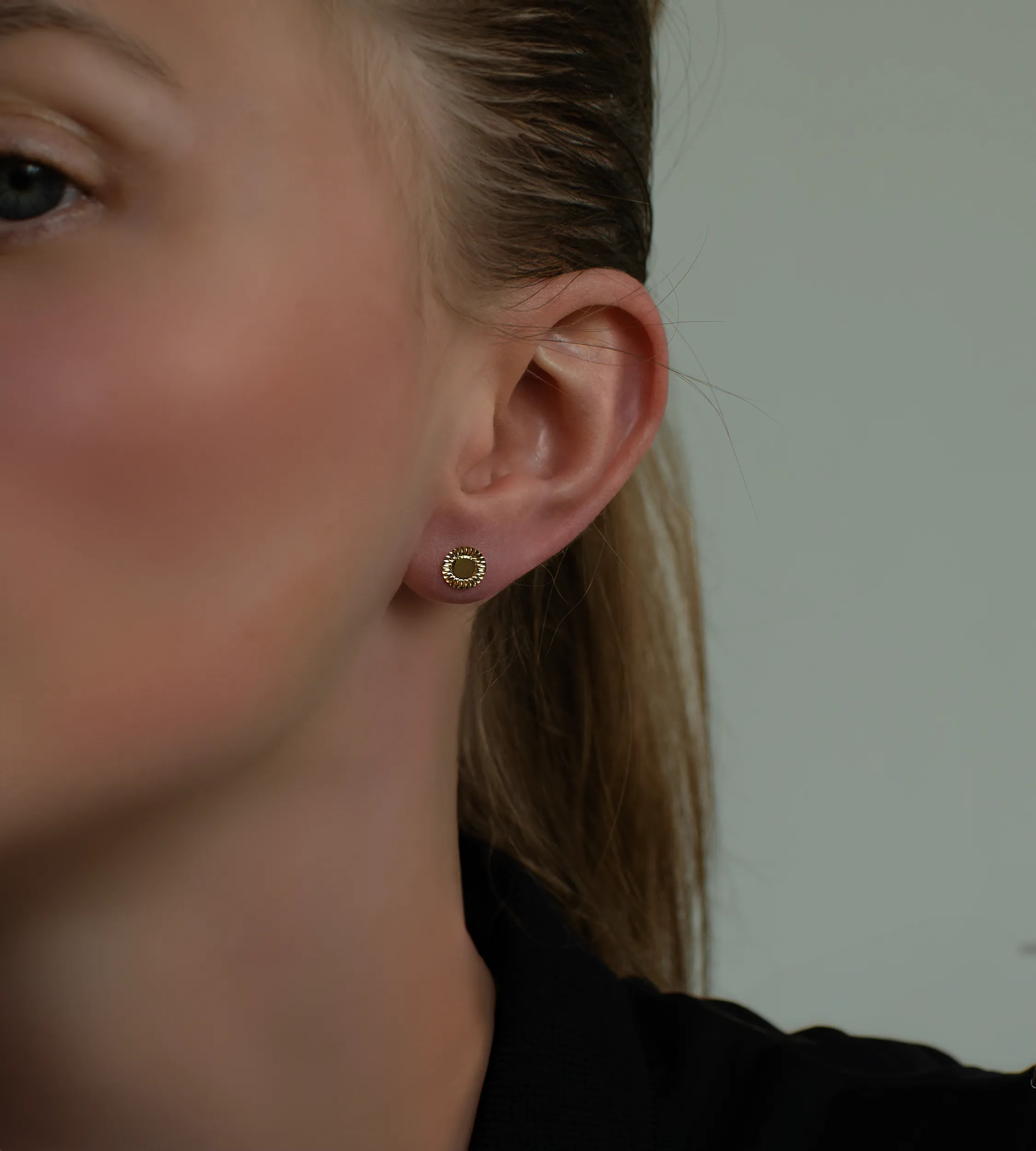 Kolczyki złote diamentowane płaskie kółka 585