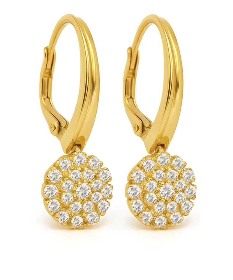 Długie złote kolczyki próby 585 z przodem wykładanym cyrkoniami, z zapięciem angielskim. Długość 2,7 cm, elegancki i błyszczący design.