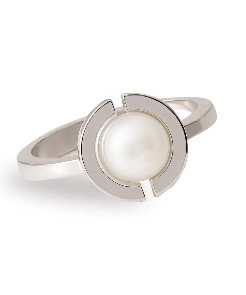 Pierścionek z białego złota z naturalną perłą