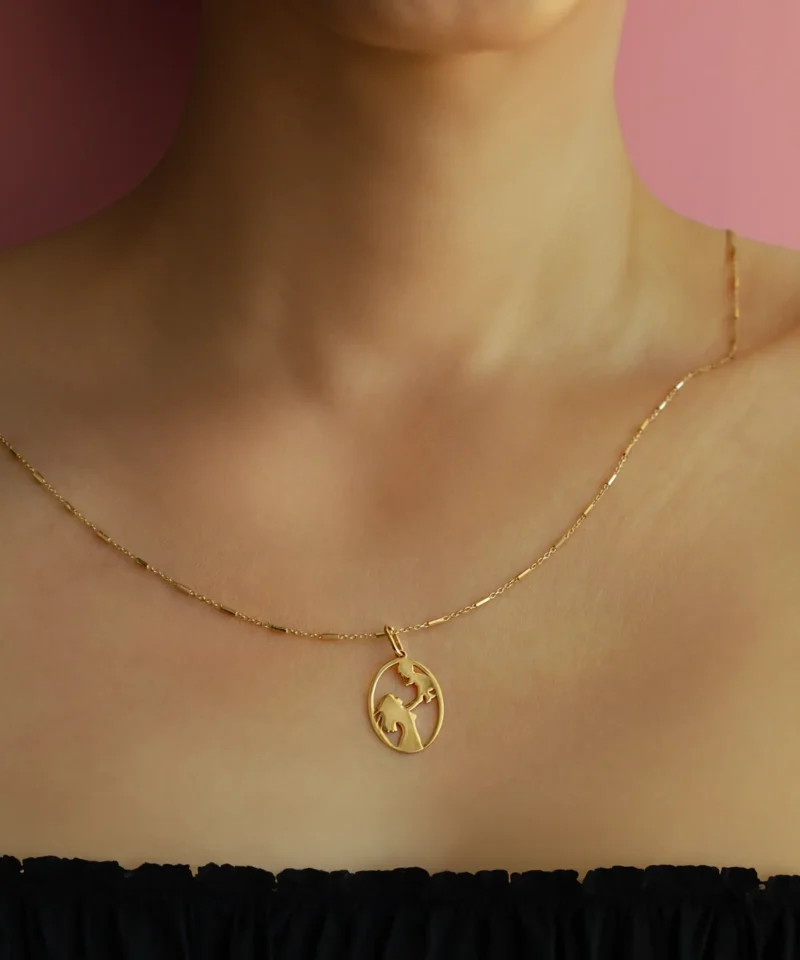 Zawieszka mama z dzieckiem złota