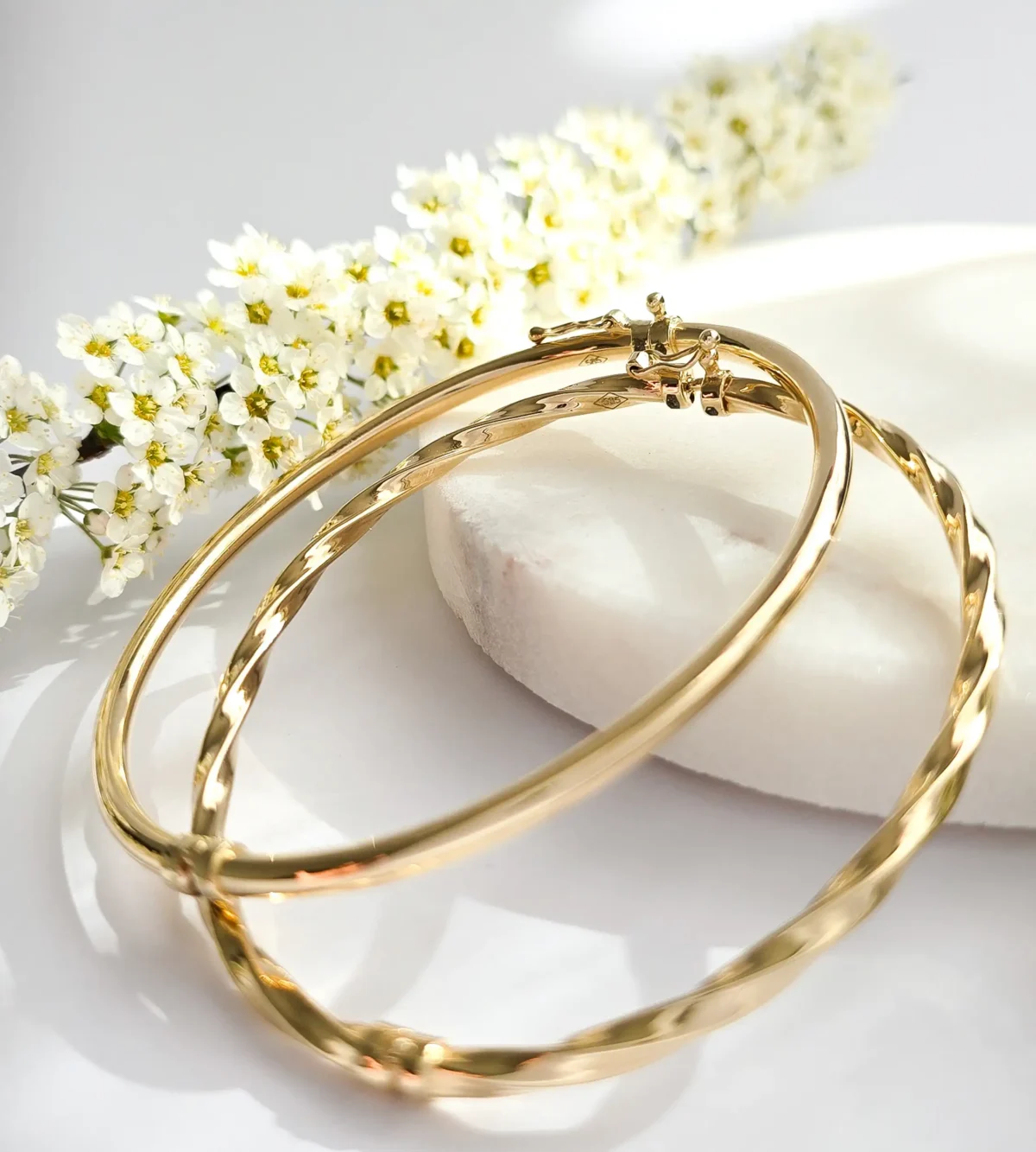 Złota bransoletka bangle 585 gładka