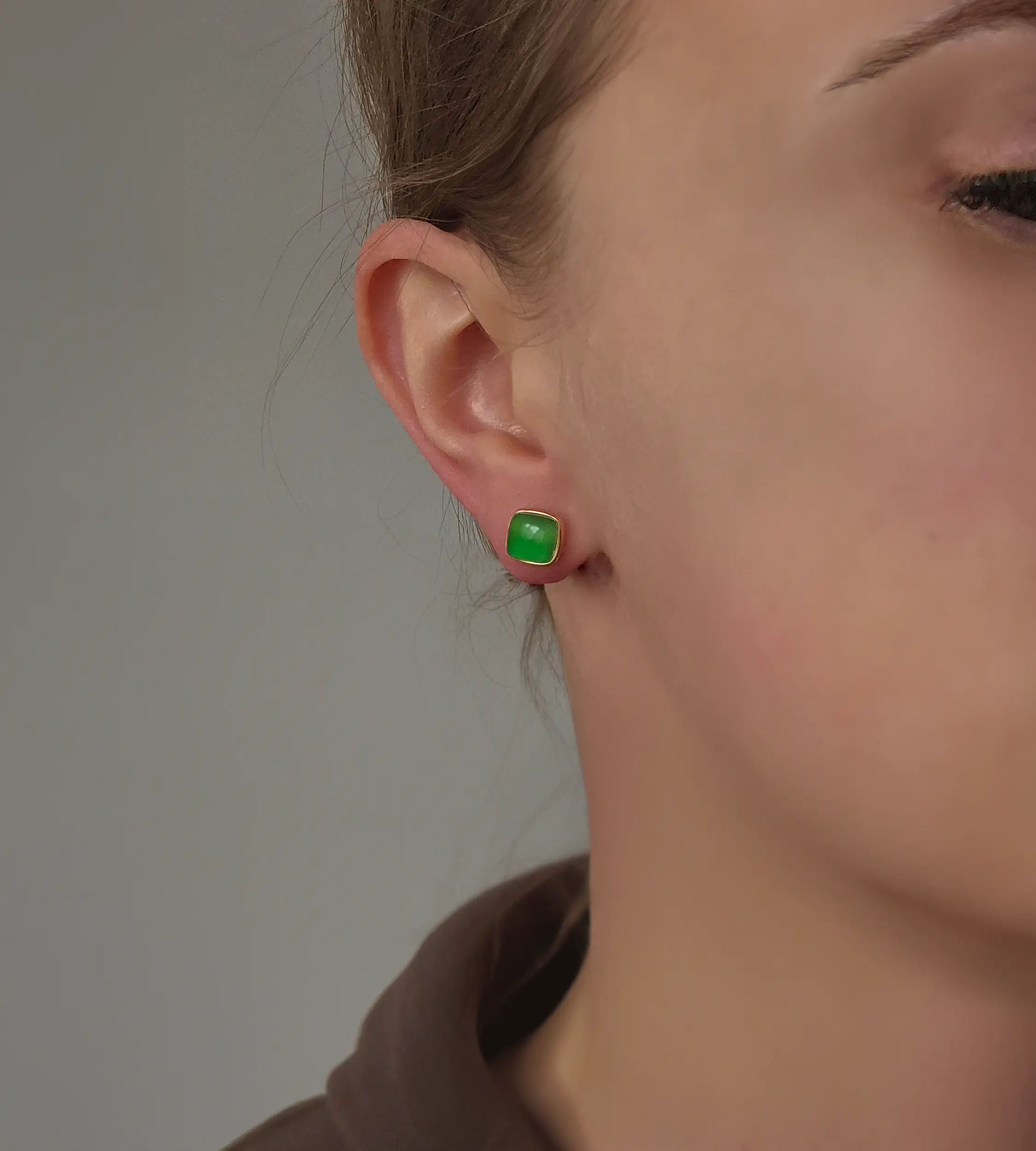 Kolczyki z zielonym kamieniem srebrne pozłacane