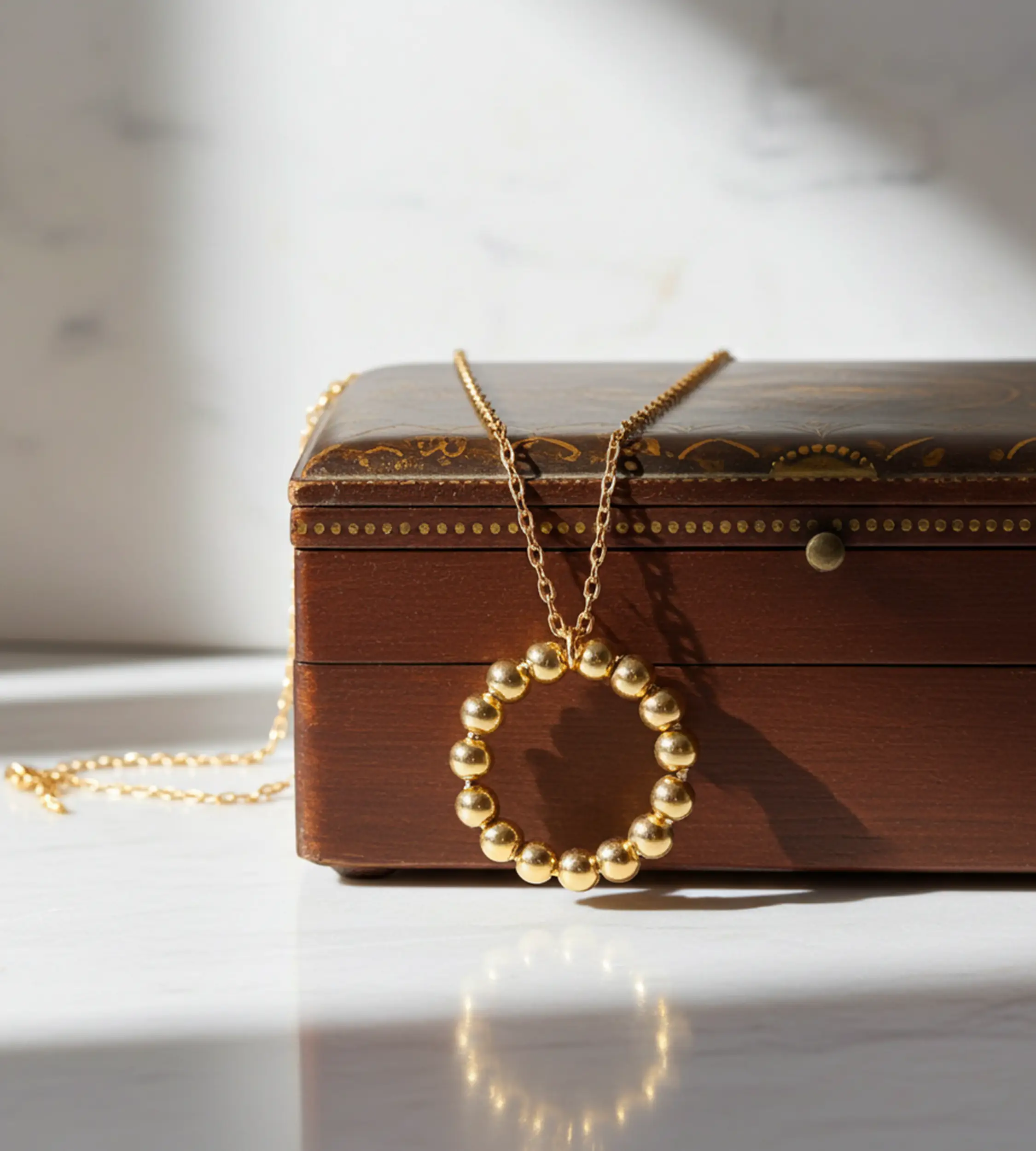 Złote-kółko-naszyjnik