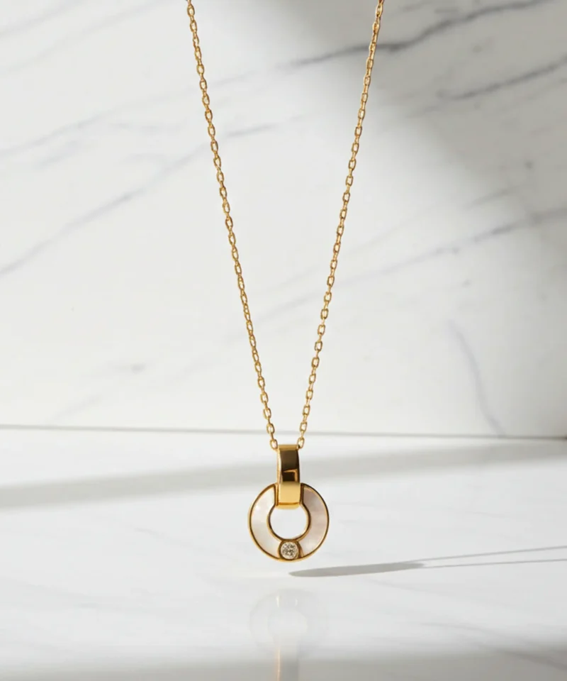 Pozłacany naszyjnik z kółkiem